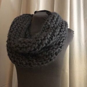 🌸🌸 5/$25 Chunky knit infinity scarf
